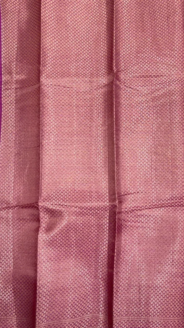 Humairah_Pure_Handwoven_Magenta_Tussar_Silk_Copper_Floral_Zari_Booti_with_Leheriya_Zari_Border_and_Big_Boota_Pallu_with_Magenta_Blouse