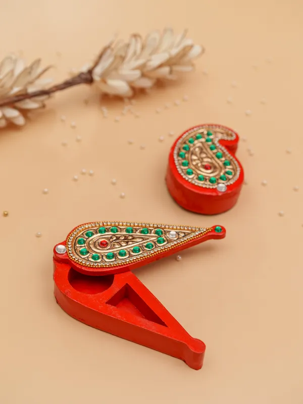 Tanjore_Chopra_Set_(Pack_of_2)_|_Decorative_Traditional_Pooja_Essentials
