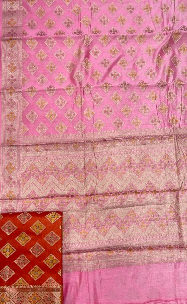 Humairah_Pure_Handloom_Baby_Pink_Cotton_Golden_Zari_Hand_Painted_Booti_with_Golden_Zari_Zig-Zag_Handpainted_Pallu_Zari_Border_and_Baby_Pink_Blouse