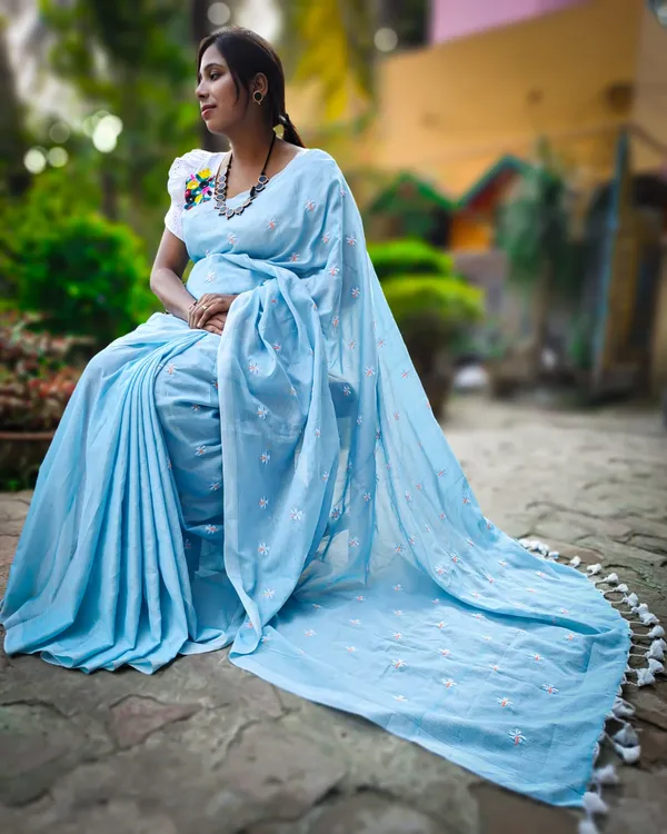 Sky_Blue_Cotton_Embroidery_Full_Body_Shiuli_Design_Handloom_Saree