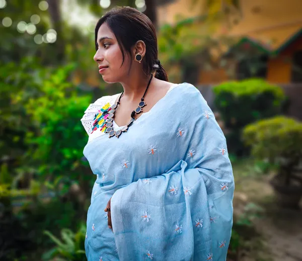 Sky_Blue_Cotton_Embroidery_Full_Body_Shiuli_Design_Handloom_Saree