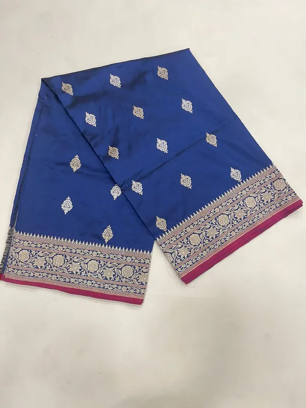 Humairah_Pure_Handloom_Katan_Silk_Navy_Blue_Kadhwa_Gold_&_Silver_Zari_Booti_with_Kadhwa_Border_and_Navy_Blue_Stripe_Blouse