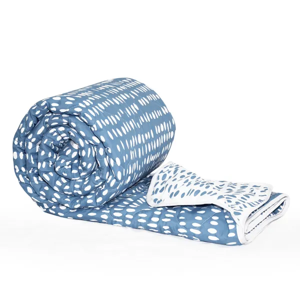 Printed_Single_Comforter_for_Mild_Winter_(Polyester,_Blue,_White)