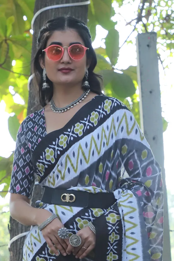 Ikkat_Hand_Block_Print_Print_Pure_Soft_Cotton_saree_With_Blouse_Piece