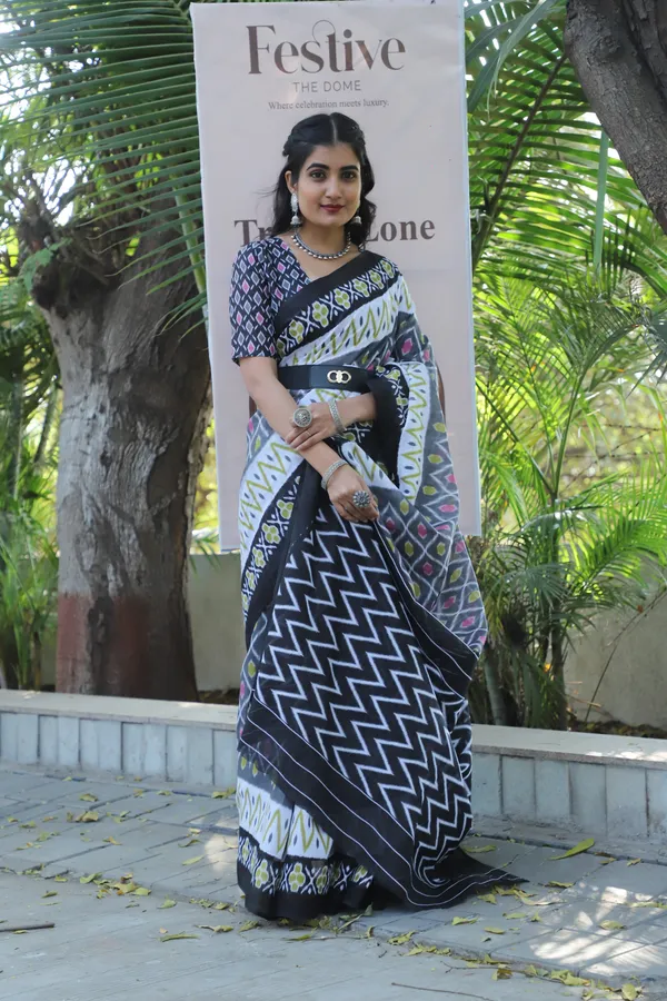Ikkat_Hand_Block_Print_Print_Pure_Soft_Cotton_saree_With_Blouse_Piece