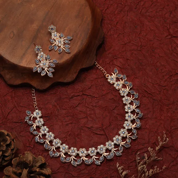Gujju_Latest_Necklace_Set_With_Earrings_For_Girls_And_Women