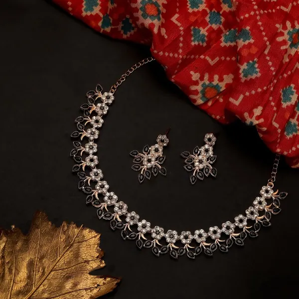 Gujju_Latest_Necklace_Set_For_Girls_And_Women