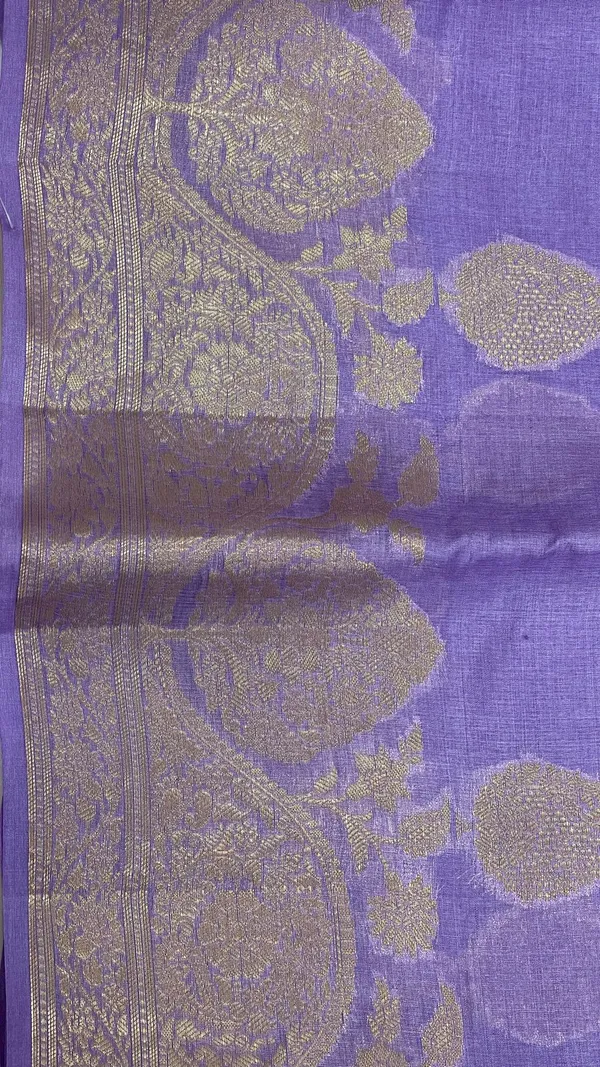 Humairah_Pure_Handwoven_Violet_Tussar_Silk_Copper_Floral_Zari_Booti_with_Leheriya_Zari_Border_and_Big_Boota_Pallu_with_Violet_Blouse
