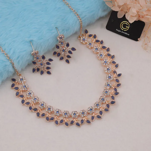 Gujju_Latest_Necklace_Set_With_Earrings_For_Girls_And_Women