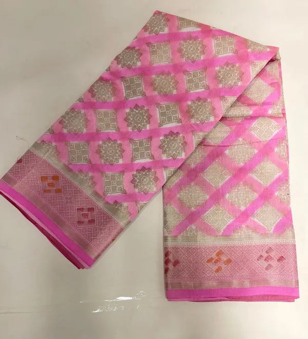 Humairah_Pure_Handloom_Light_Pink_Cotton_Zari_Boota_Handpainted_Stripe_with_Pink_Handpainted_Pallu_Zari_Border_and_Pink_Blouse