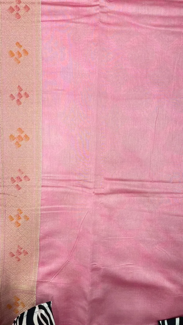 Humairah_Pure_Handloom_Light_Pink_Cotton_Zari_Boota_Handpainted_Stripe_with_Pink_Handpainted_Pallu_Zari_Border_and_Pink_Blouse