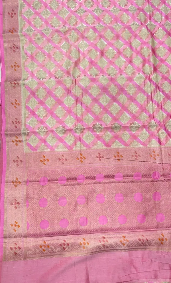 Humairah_Pure_Handloom_Light_Pink_Cotton_Zari_Boota_Handpainted_Stripe_with_Pink_Handpainted_Pallu_Zari_Border_and_Pink_Blouse