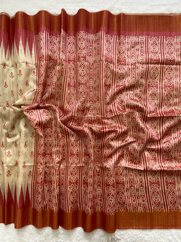Soft_Tussar_Silk_sarees_with_Beautiful_Print_With_Attractive_Border_And_Contrast_Print_Blouse_With_Tassels