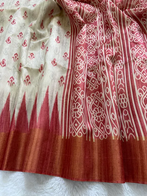 Soft_Tussar_Silk_sarees_with_Beautiful_Print_With_Attractive_Border_And_Contrast_Print_Blouse_With_Tassels
