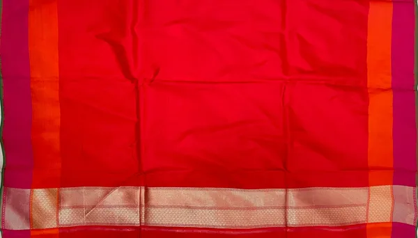 Humairah_Presents_Red_Katan_Silk_Floral_Zari_Minakari_Booti_with_Banarasi_2D_Zari_Border_and_Floral_Pallu_with_Red_Blouse