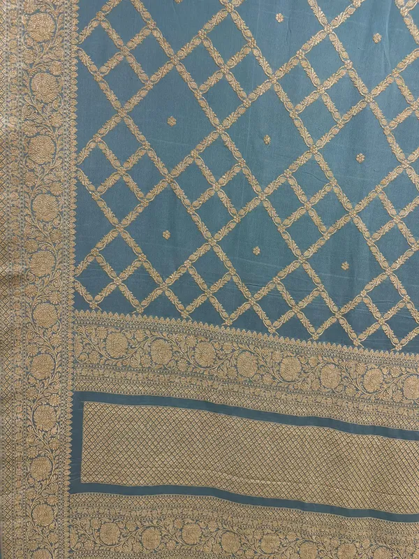 Humairah_Timeless_Elegance_Pure_Silk_Handwoven_Grey_Khaddi_Georgette_Jangla_Kadhwa_Zari_Jaal_with_Banarasi_Kadhwa_Border_and_Grey_Blouse_KHDDI_JNG_AHM_1