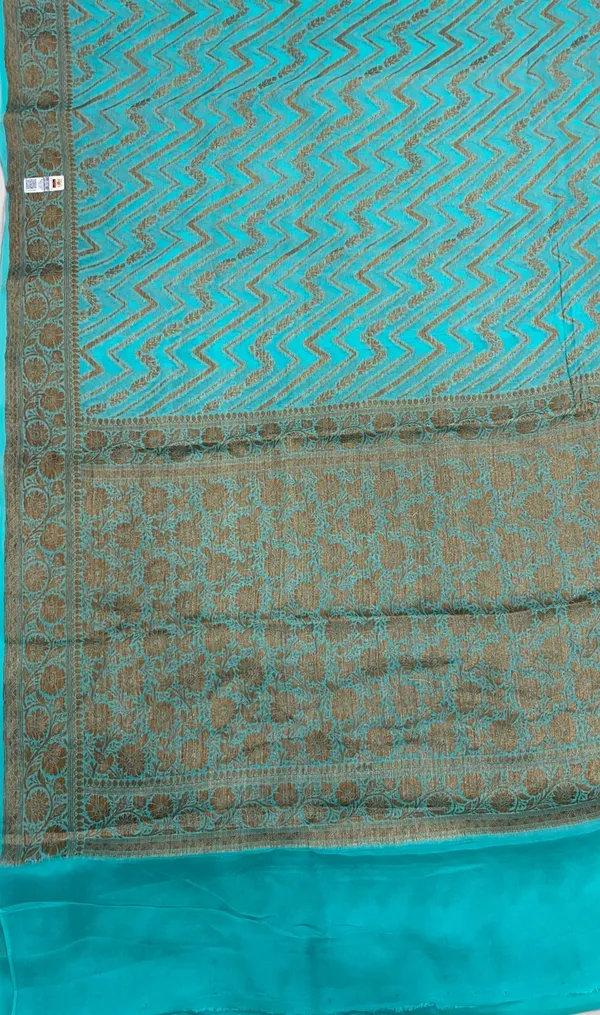 Humairah_Presents_Pure_Handloom_Sea_Green_Chiffon_Copper_Zari_Zig-Zag_with_Floral_Copper_Zari_Jaal_Anchal_and_Zari_Border_with_Sea_Green_Blouse