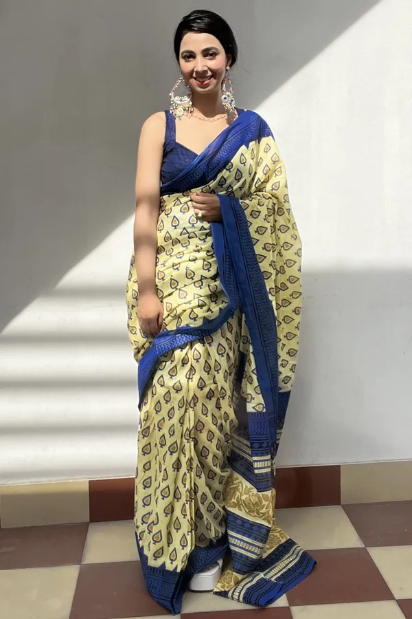 Ikkat_Print_Pure_Soft_Cotton_saree_With_Blouse_Piece