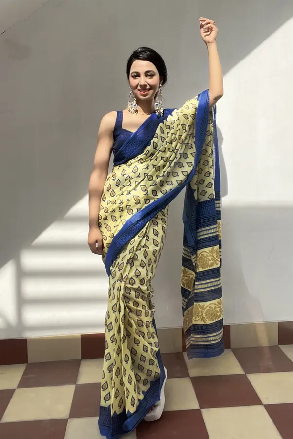 Ikkat_Print_Pure_Soft_Cotton_saree_With_Blouse_Piece