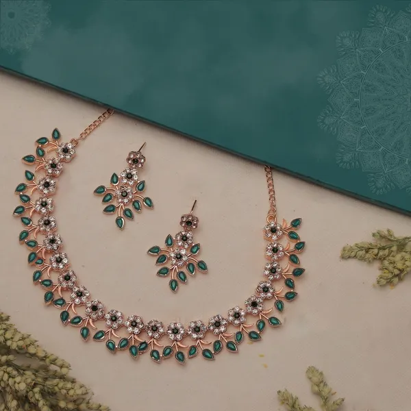 Gujju_Latest_Necklace_Set_With_Earrings_For_Girls_And_Women