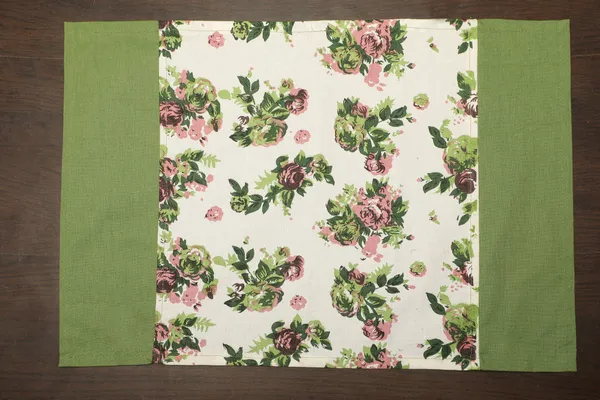 Pack_of_18_Pieces_Cotton_Green_Floral_Printed_Place_Mat_With_Napkin_for_Dining_and_Center_Table