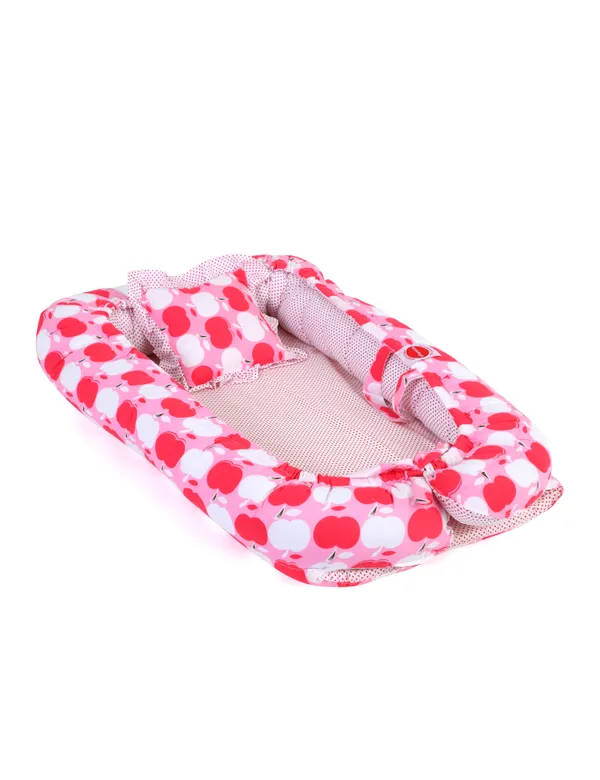 Apple_Print_New_Born_Baby_nest_Bedding_Set_Reversible_0-10_Months_(Pink)