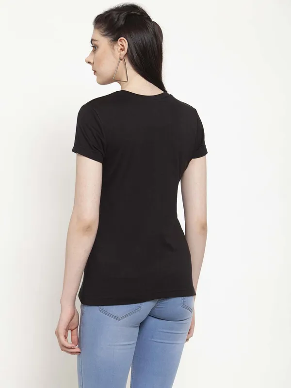 Pack_of_2_Black_&_White_Cotton_Round_Neck_Short_Sleeves_T-Shirt_For_Women