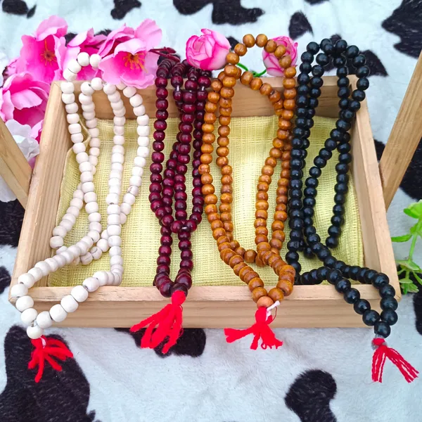 JAAP_MALA_(108+1_Bead)_Tulsi_,_Chandan_,_Red_White_Black_Yellow_Mala_For_Matra_Jaap_(_Hare_Krishna_Hare_Ram_)_(_OM_Namah_Shivay_)_(_PACK_OF_4_)