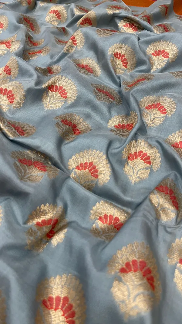Humairah_Presents_Grey_Katan_Silk_Floral_Zari_Minakari_Booti_with_Banarasi_2D_Zari_Border_and_Floral_Pallu_with_Light_Grey_Blouse