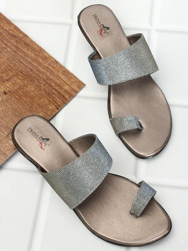 Casual_Thumb_Strap_Heels_(Grey)