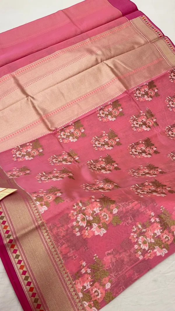 Humairah_Pure_Handwoven_Peach_Cotton_Floral_Zari_Boota_Banarasi_Zari_border_and_Peach_Plain_Blouse