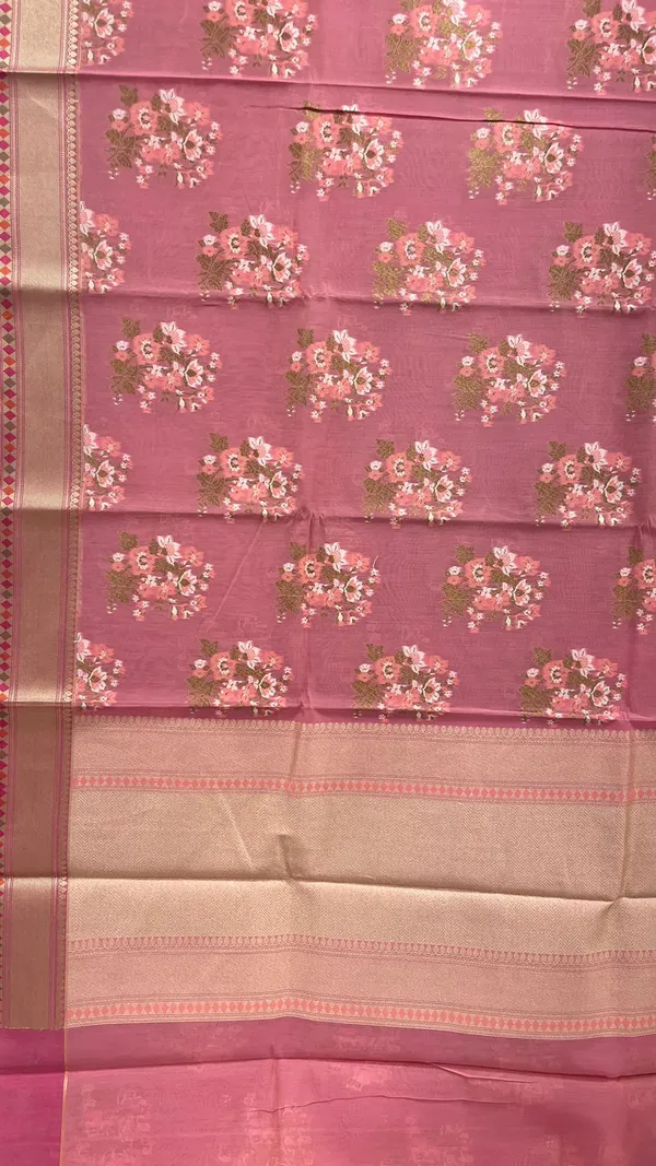 Humairah_Pure_Handwoven_Peach_Cotton_Floral_Zari_Boota_Banarasi_Zari_border_and_Peach_Plain_Blouse