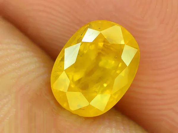 9.25_Ratti_Yellow_Sapphire_(Pukhraj)_Natural_Loose_Gemstone
