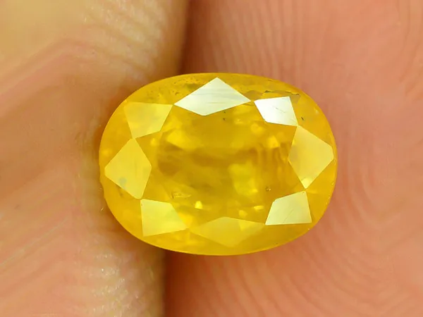 9.25_Ratti_Yellow_Sapphire_(Pukhraj)_Natural_Loose_Gemstone