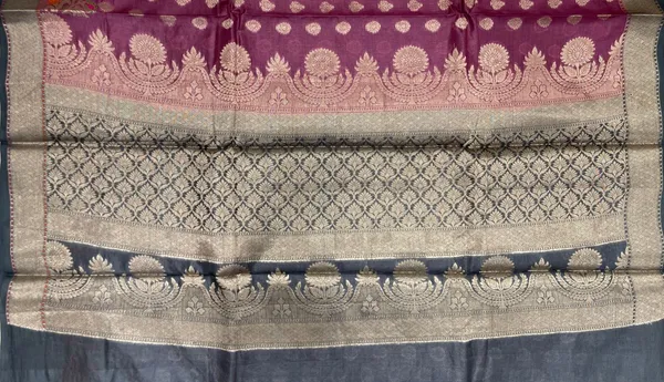 Humairah_Pure_Handwoven_Mauve_Tussar_Silk_Floral_Zari_Booti_Skirt_Mina_Floral_Zari_Black_Border_with_Black_Blouse_Piece