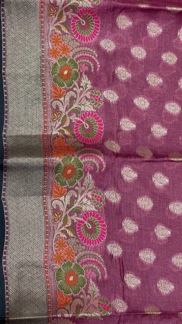 Humairah_Pure_Handwoven_Mauve_Tussar_Silk_Floral_Zari_Booti_Skirt_Mina_Floral_Zari_Black_Border_with_Black_Blouse_Piece