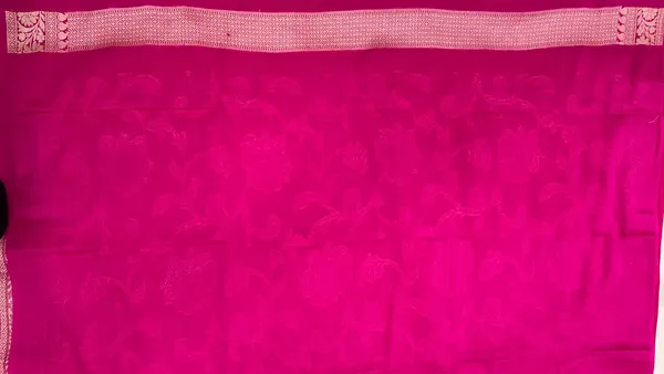 Humairah_Presents_Pure_Handloom_Magenta_Chiffon_Floral_Golden_Zari_Boota_Jaal_with_Banarasi_Zari_Border_and_Magenta_Blouse