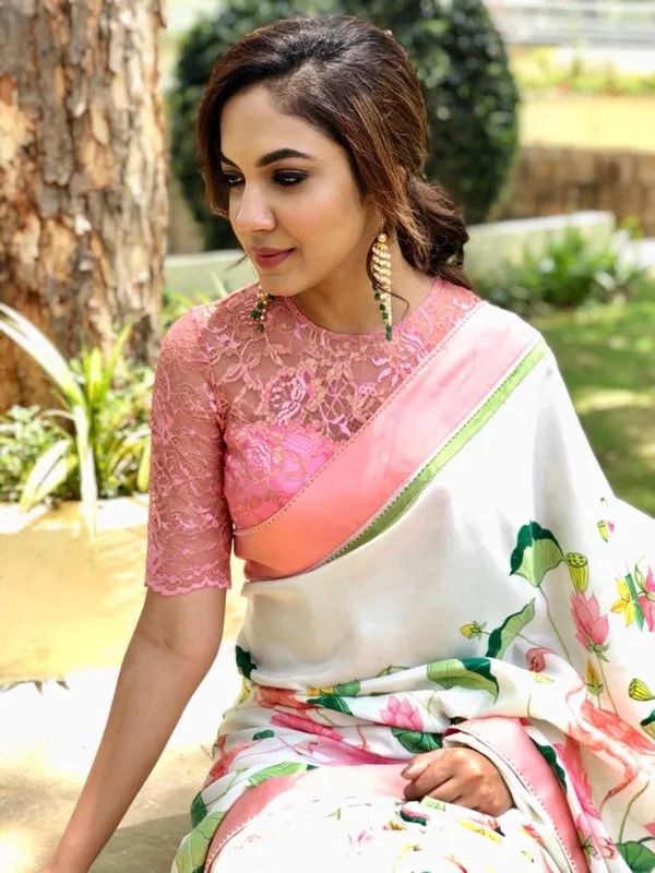 Cream_Colour_Linen_Saree_(With_Unstitched_Blouse_Piece)_(For_Women)