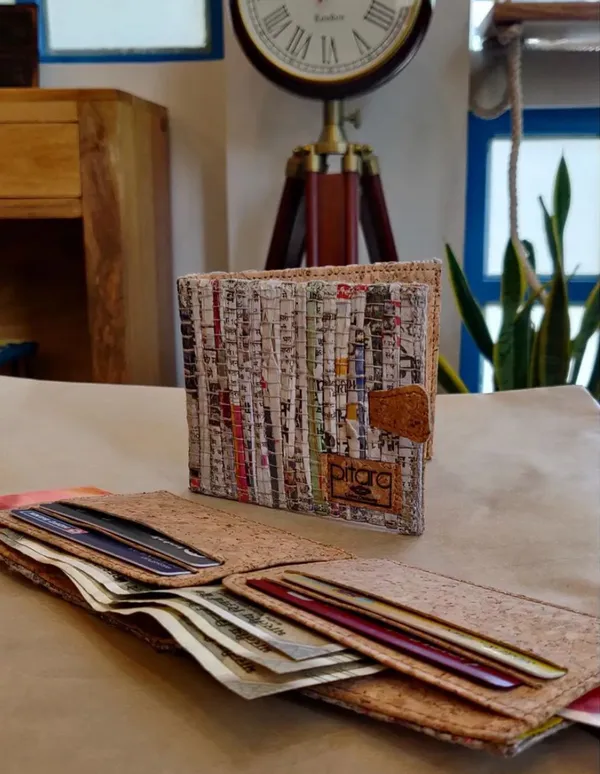 Handcrafted_Weaved_Newspaper_Wallet