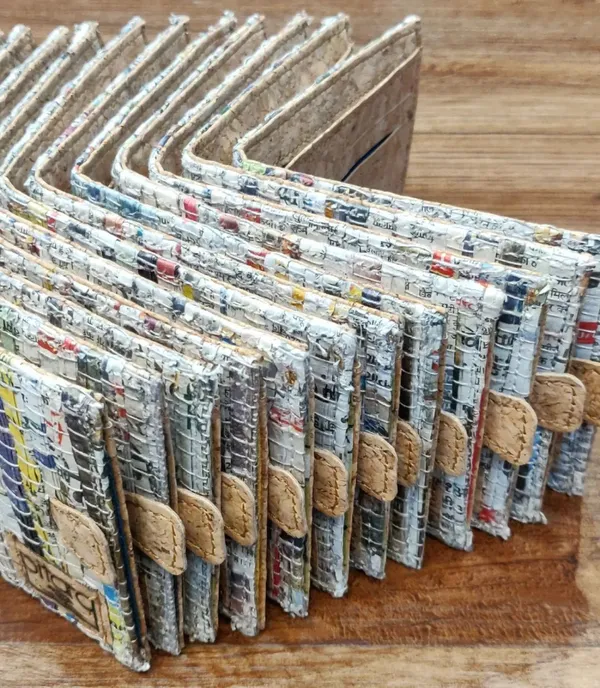 Handcrafted_Weaved_Newspaper_Wallet
