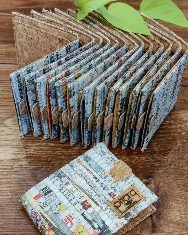 Handcrafted_Weaved_Newspaper_Wallet