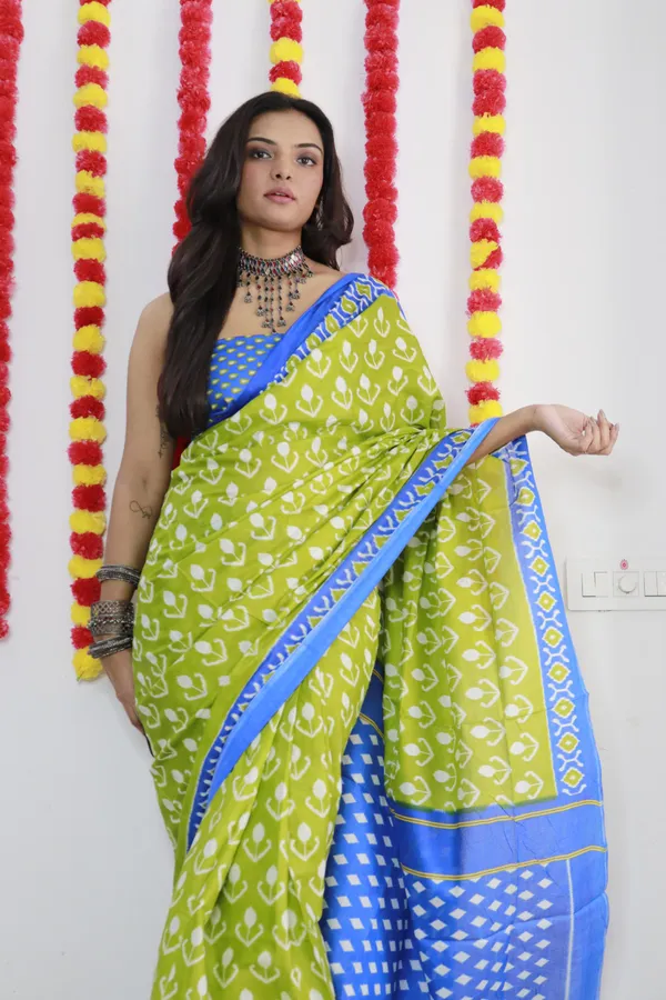 Ikkat_Print_Pure_Soft_Cotton_saree_With_Blouse_Piece