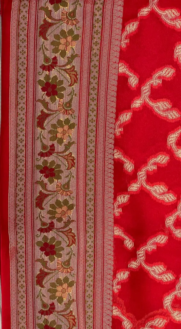 Humairah_Presents_Pure_Handloom_Red_Chiffon_Gold_Zari_Jaal_with_Floral_Mina_Jaal_Anchal_and_Tilfi_Zari_Border_with_Red_Blouse