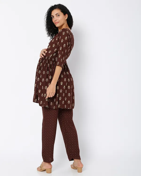 Coffee_Feeding_Night_Suits_With_Zippers_(Top_&_Bottom)