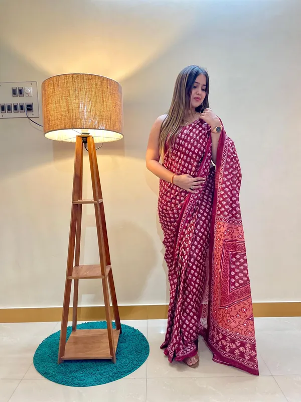 Ikkat_Print_Pure_Soft_Cotton_saree_With_Blouse_Piece