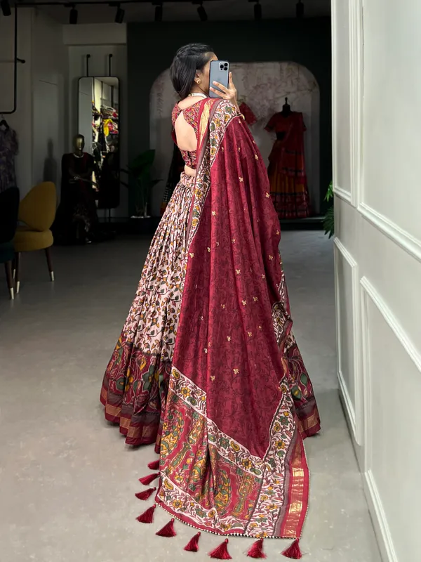 Maroon_Premium_&_Elegant_Dola_Silk_Lehenga_Choli_For_Women