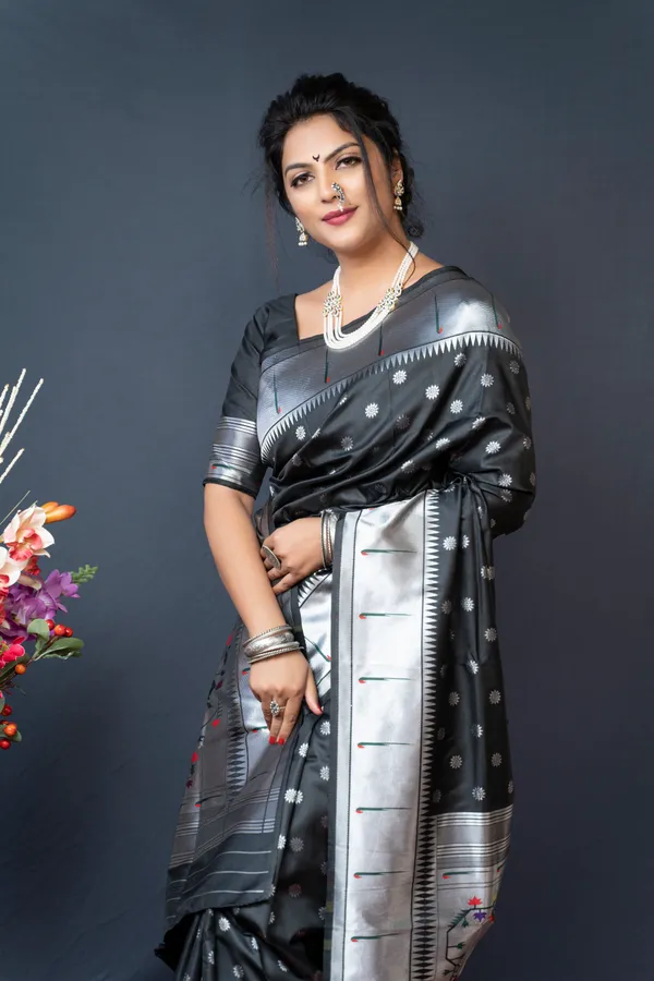 Black_Pure_Silver_Zari_Paithani_Silk_Saree_With_Rich_Pallu_And_Unstiched_Blouse_Piece.