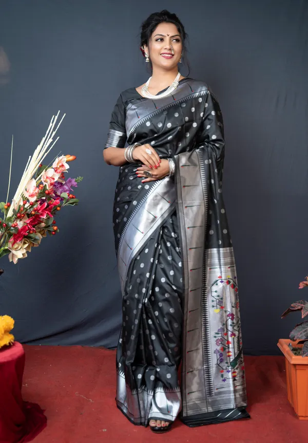 Black_Pure_Silver_Zari_Paithani_Silk_Saree_With_Rich_Pallu_And_Unstiched_Blouse_Piece.