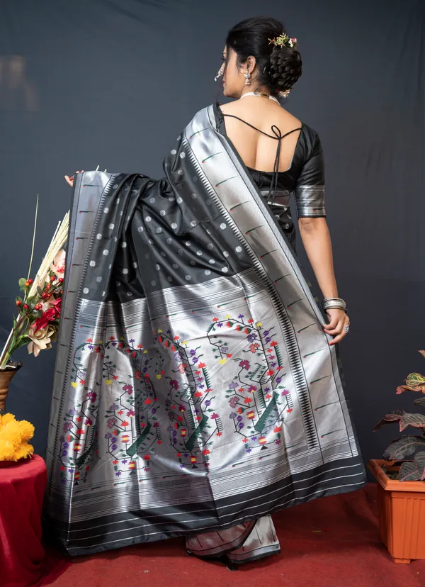 Black_Pure_Silver_Zari_Paithani_Silk_Saree_With_Rich_Pallu_And_Unstiched_Blouse_Piece.
