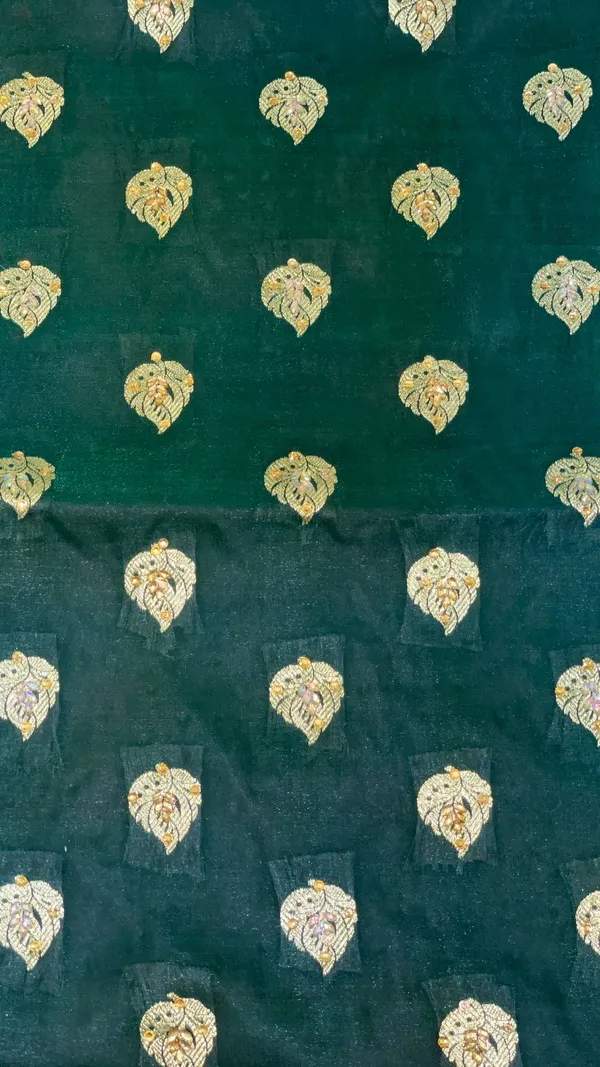Humairah_Presents_Dark_Green_Stone_Work_Golden_Zari_Booti_with_Contrast_Red_Paisely_Lehariya_Pallu_Zari_Border_with_Red_Blouse_Banarasi_Saree